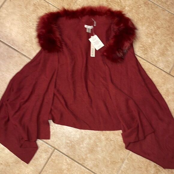 Knit wrap with faux fur collar - Picture 1 of 4